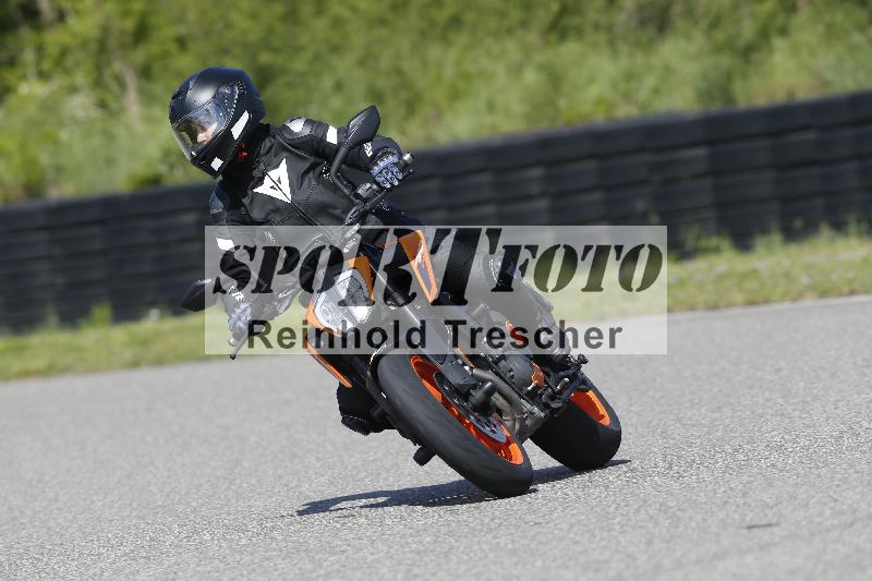 /Archiv-2025/09 22.04.2025 Cornu Master School ADR/rot-rouge/1